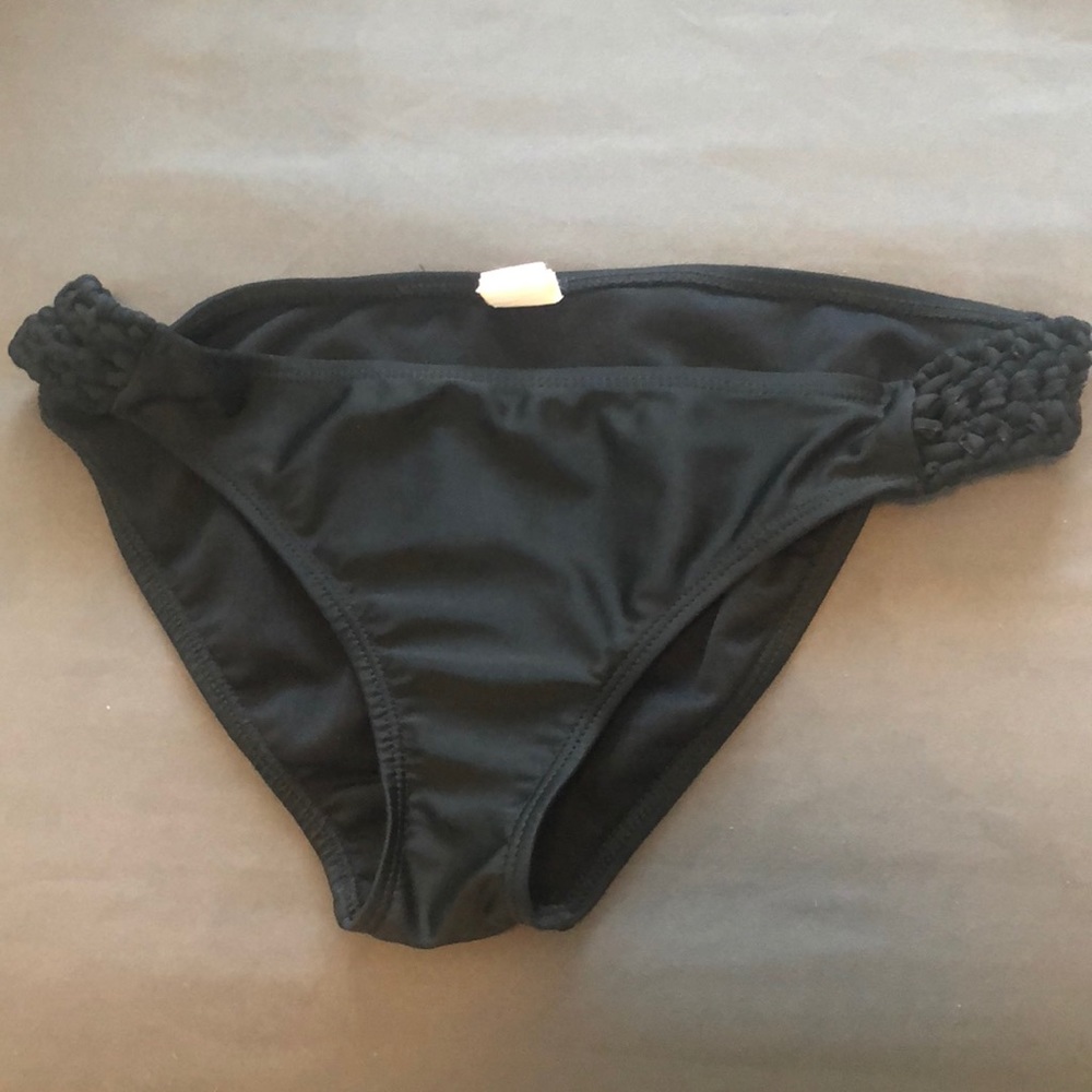 🌻❄️🍀🌸Black bikini bottoms with rope detail🌸🍀❄️🌻